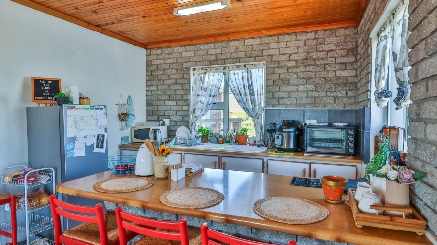 6 Bedroom Property for Sale in De Kelders Western Cape